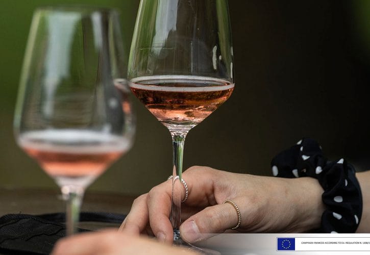 How to taste a wine at home?Â