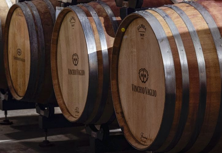 Affinamento in botte della Barbera: l’equilibrio tra frutto e legno